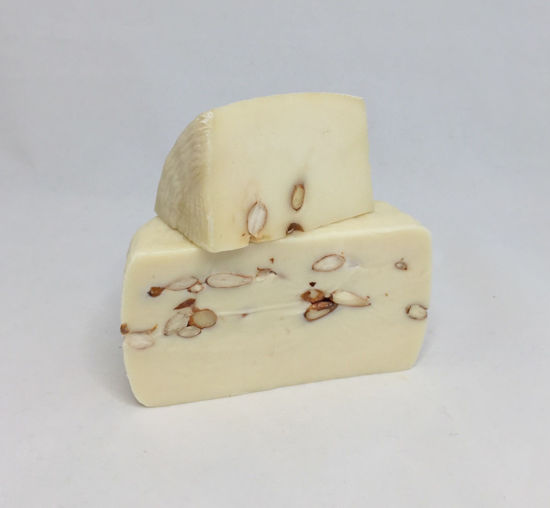 Obrázek Ovčí sýr s mandlemi Max Food